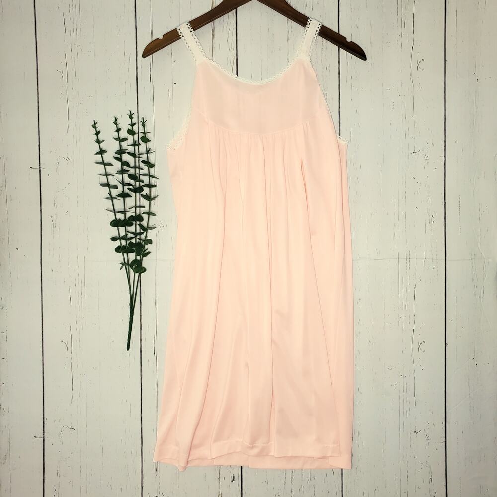 Vintage Komar Nightgown Peach Antron III Nylon Lace Trim Sleeveless Small‎ USA